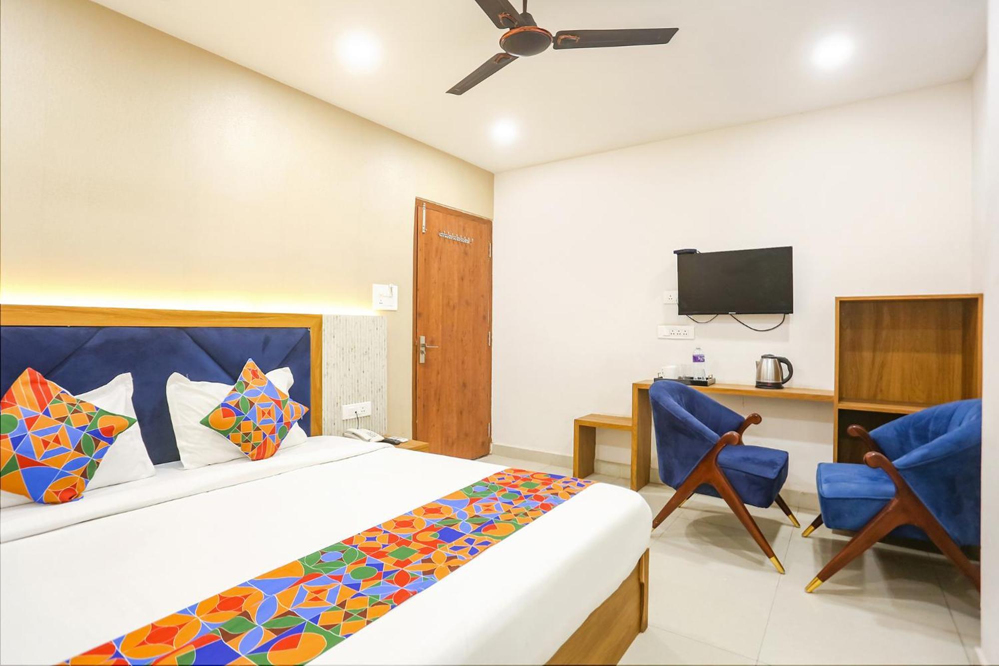 Fabhotel Hari Kunj 900 M From Kashi Vishwanath Temple Varanasi Exterior photo