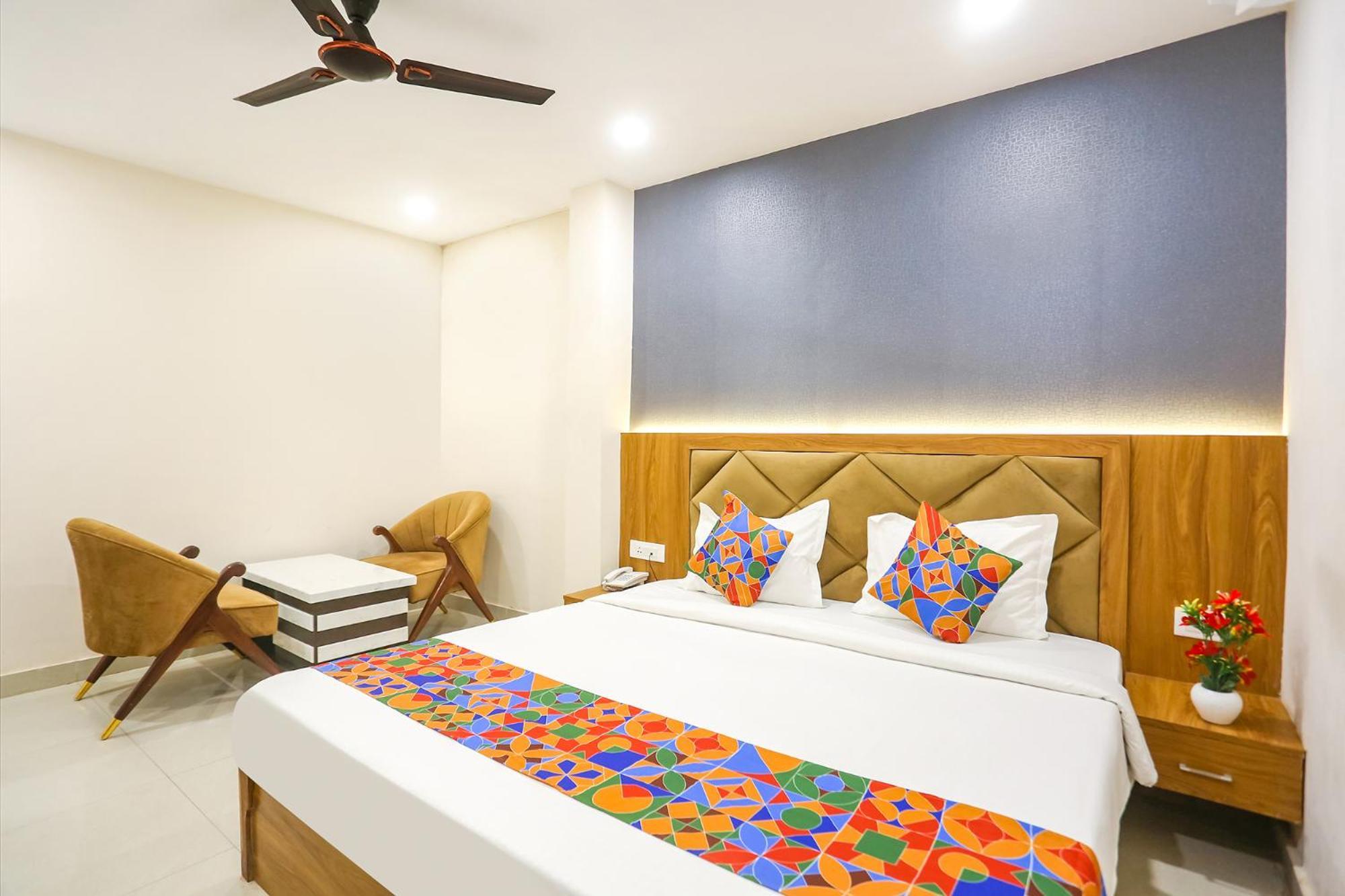Fabhotel Hari Kunj 900 M From Kashi Vishwanath Temple Varanasi Exterior photo