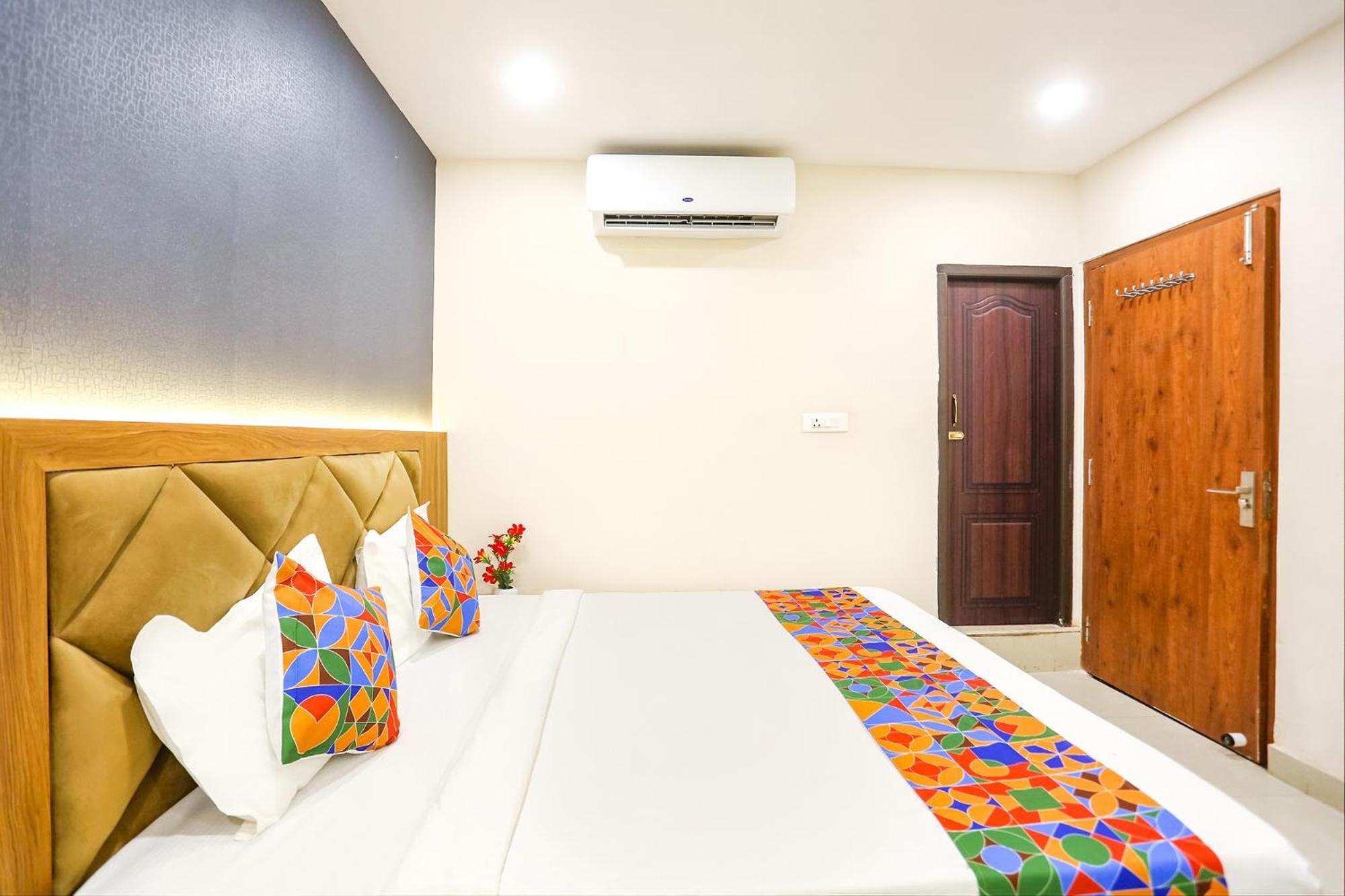 Fabhotel Hari Kunj 900 M From Kashi Vishwanath Temple Varanasi Exterior photo