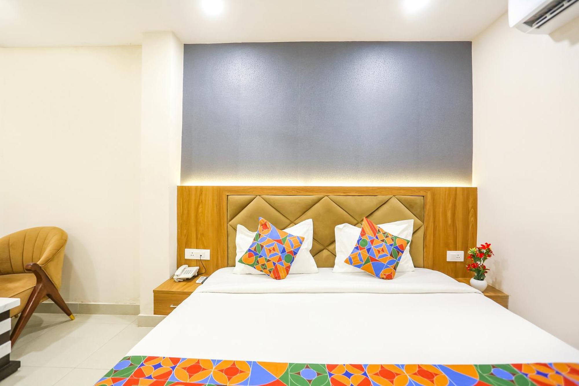 Fabhotel Hari Kunj 900 M From Kashi Vishwanath Temple Varanasi Exterior photo