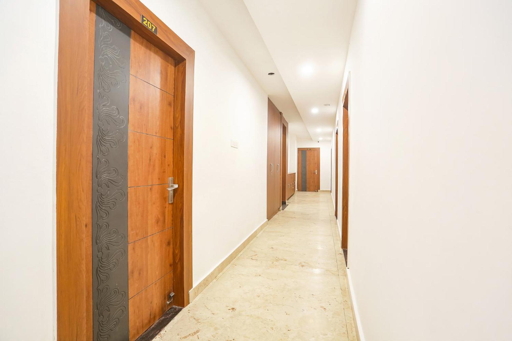 Fabhotel Hari Kunj 900 M From Kashi Vishwanath Temple Varanasi Exterior photo