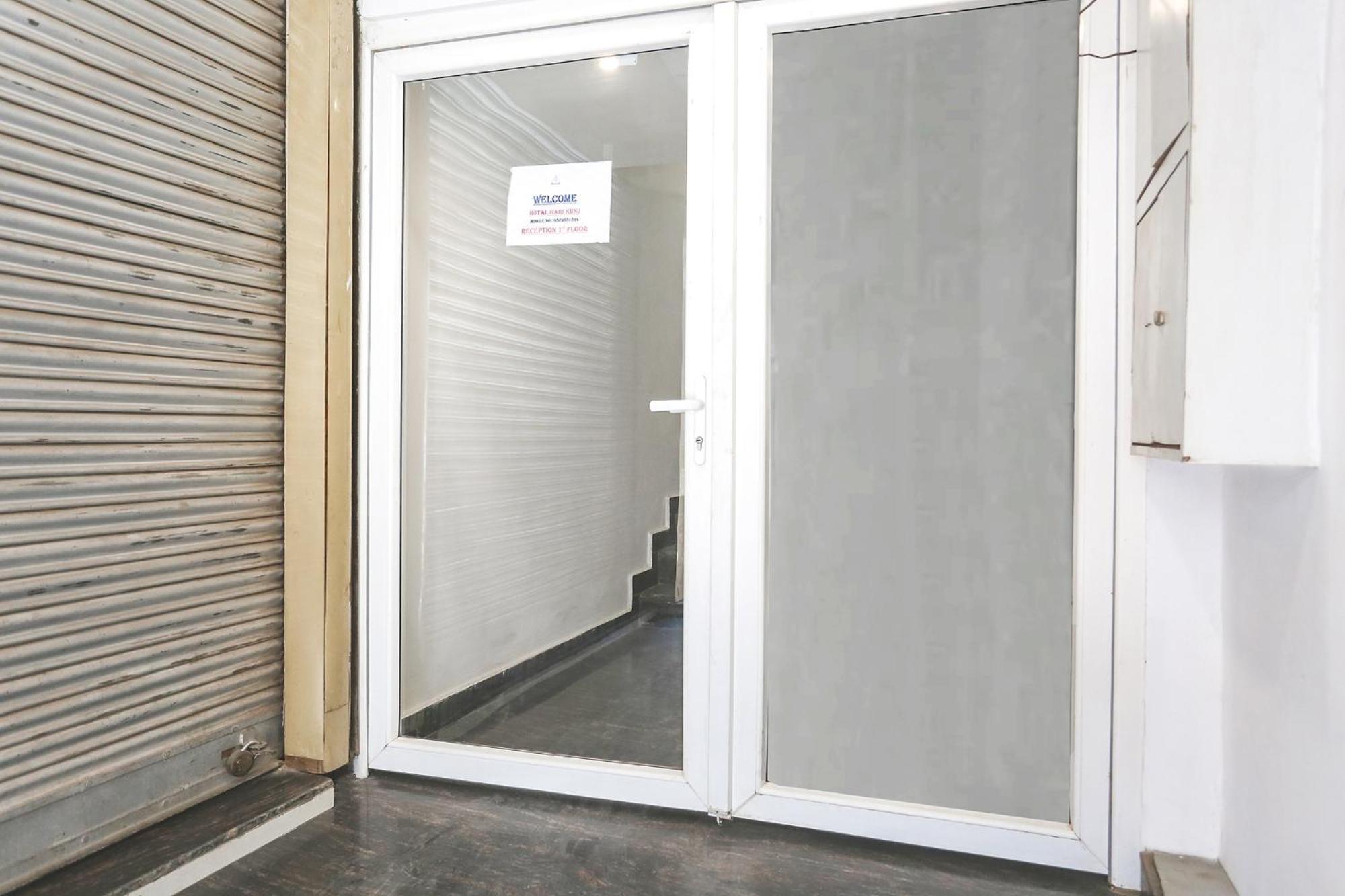 Fabhotel Hari Kunj 900 M From Kashi Vishwanath Temple Varanasi Exterior photo